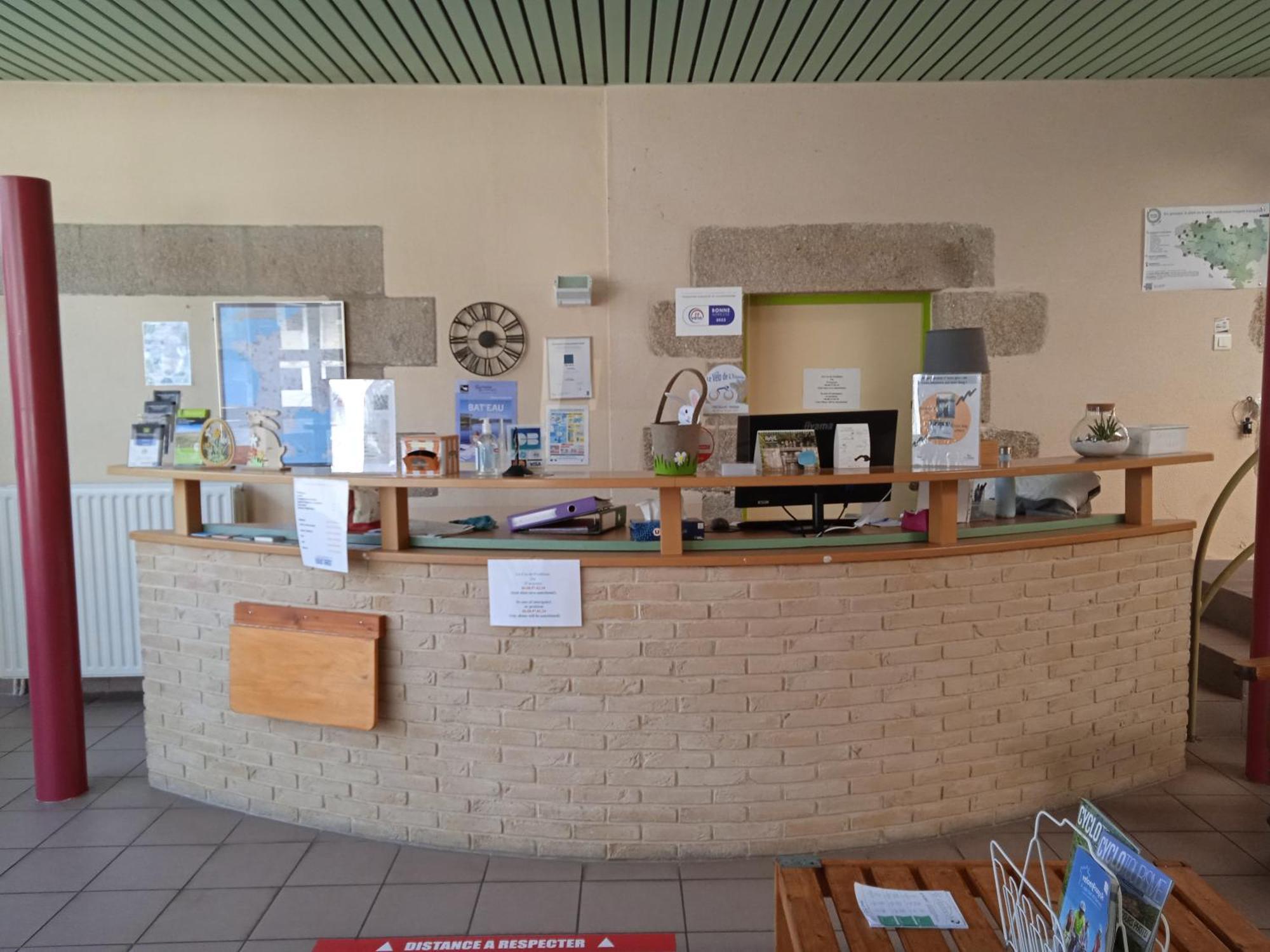 Auberge De Jeunesse Hi بونتيفي المظهر الخارجي الصورة